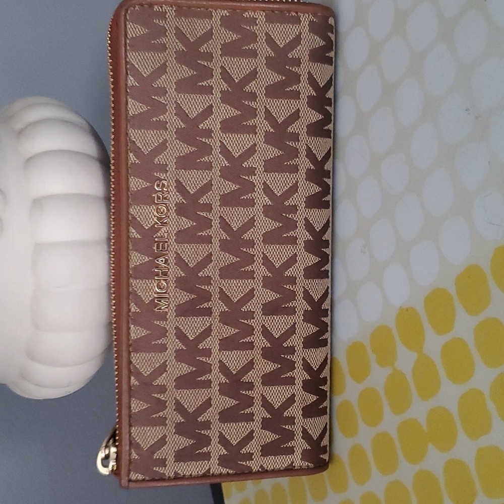 Michael Kors wallet